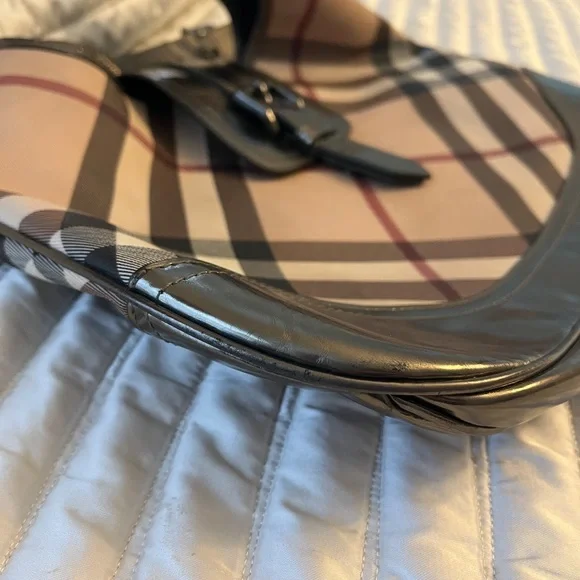 Burberry Women's Checkered Tote Bag - Black and Cream - Picture 8 of 8